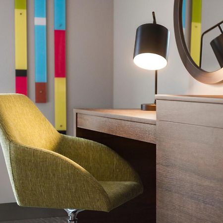 Hampton Inn & Suites Kelowna, British Columbia, Canada Экстерьер фото