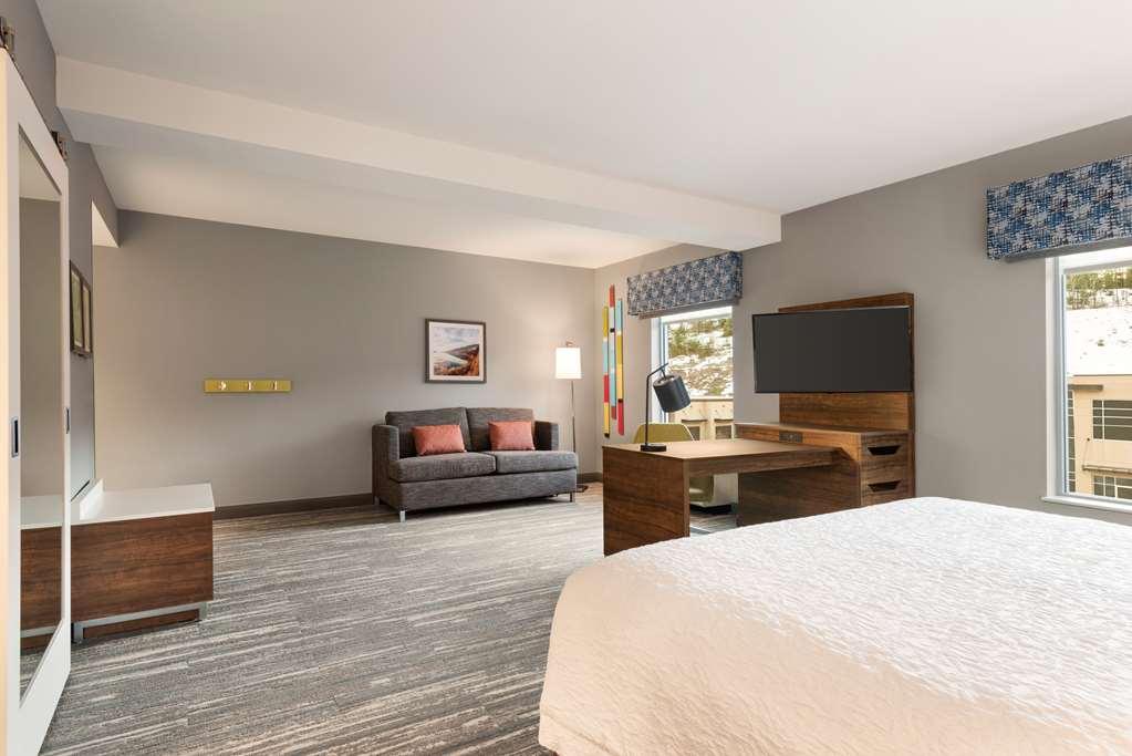 Hampton Inn & Suites Kelowna, British Columbia, Canada Номер фото