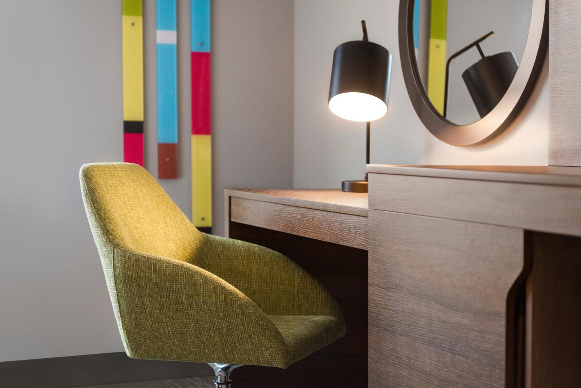 Hampton Inn & Suites Kelowna, British Columbia, Canada Экстерьер фото