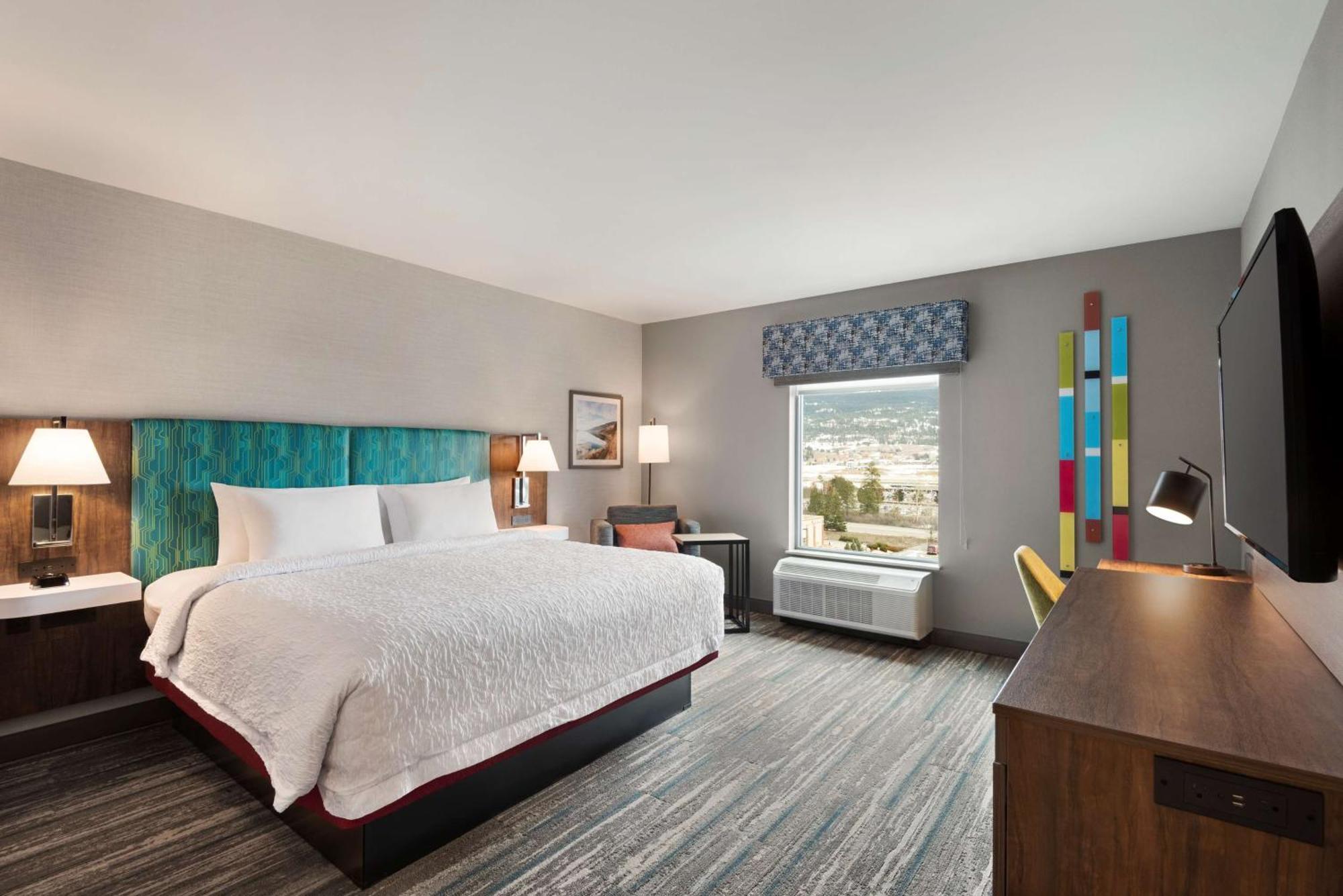 Hampton Inn & Suites Kelowna, British Columbia, Canada Экстерьер фото