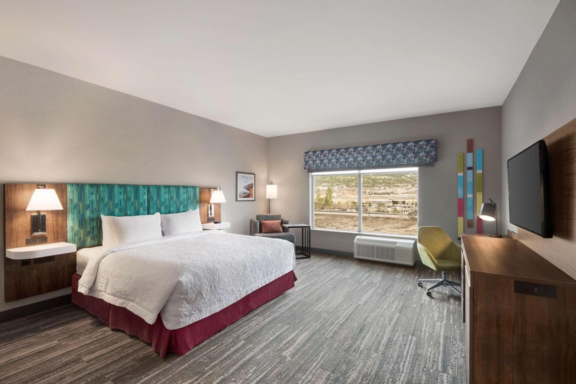 Hampton Inn & Suites Kelowna, British Columbia, Canada Экстерьер фото