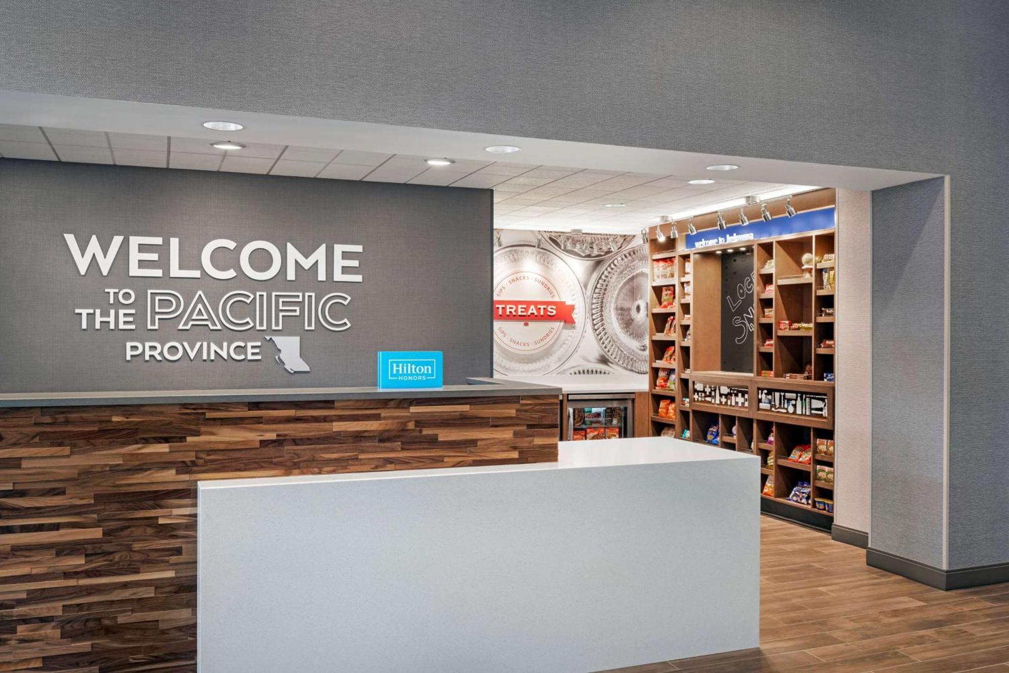 Hampton Inn & Suites Kelowna, British Columbia, Canada Экстерьер фото