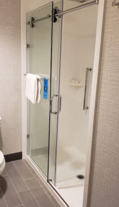 Hampton Inn & Suites Kelowna, British Columbia, Canada Экстерьер фото